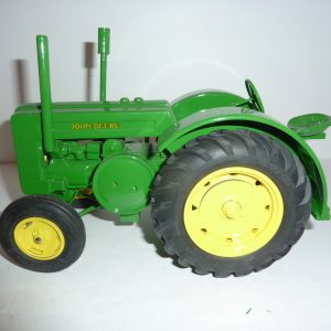 (103) SOLD- JOHN DEER - THE 5TH & LAST MODEL-D - JOHN DEER MADE. - ORIGINAL
